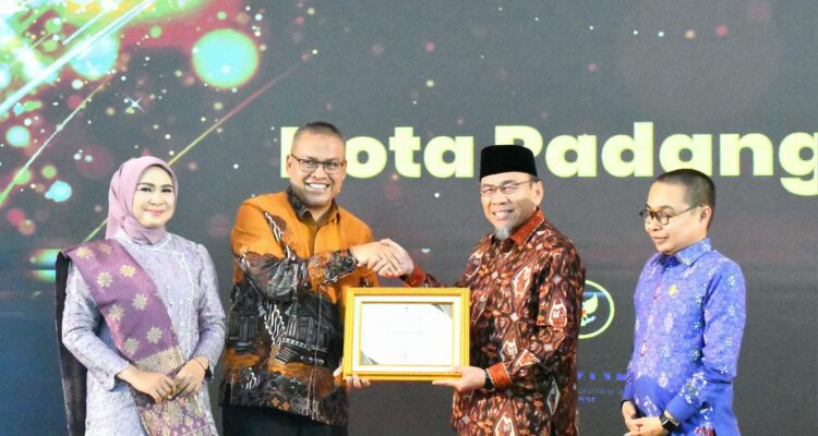 wakil-walikota-maigus-nasir-raih-penghargaan-motivation-person-2025