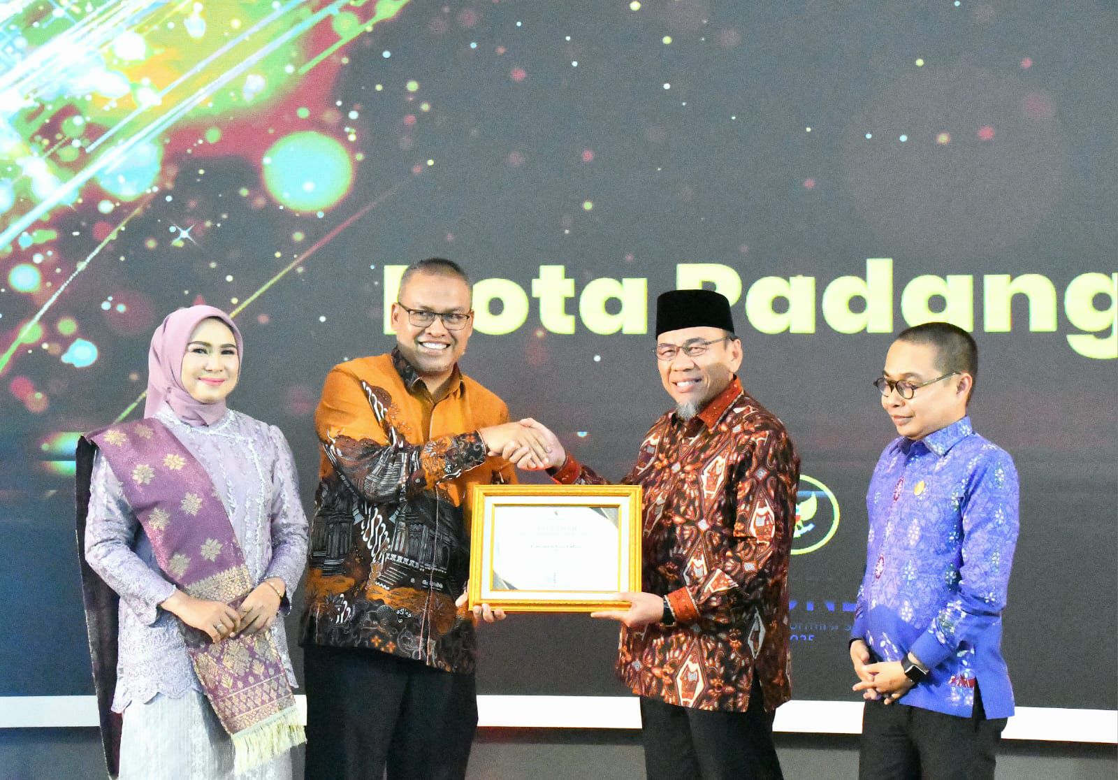 wakil-walikota-maigus-nasir-raih-penghargaan-motivation-person-2025