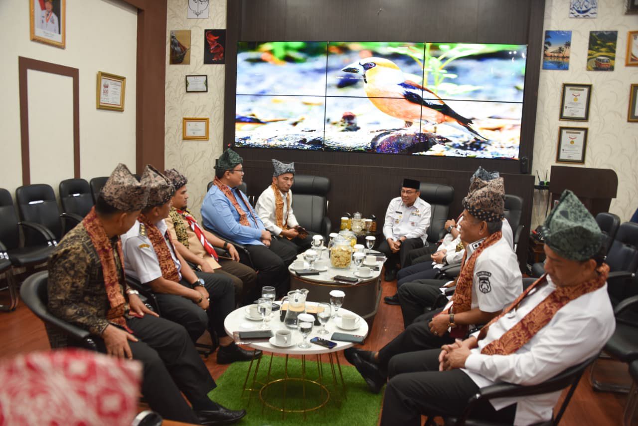 pemko-padang-tuan-rumah-pertemuan-perdana-wakil-kepala-daerah-se-sumbar
