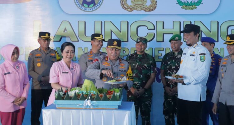 wujudkan-gizi-aman-dan-berkualitas,-kapolda-riau-resmikan-sppg-ke-11-di-inhu