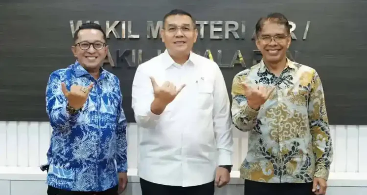 upayakan-alih-fungsi-lahan-sesuai-rtrw,-bupati-dan-rektor-uin-batusangkar-temui-wamen-atr/bpn