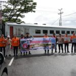 hadapi-lonjakan-mobilitas-akhir-tahun,-kai-divre-ii-sumbar-dan-kapm-tingkatkan-kesadaran-keselamatan-di-perlintasan-sebidang