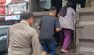 tertipu-info-loker,-satu-keluarga-asal-jakarta-terlantar-di-padang