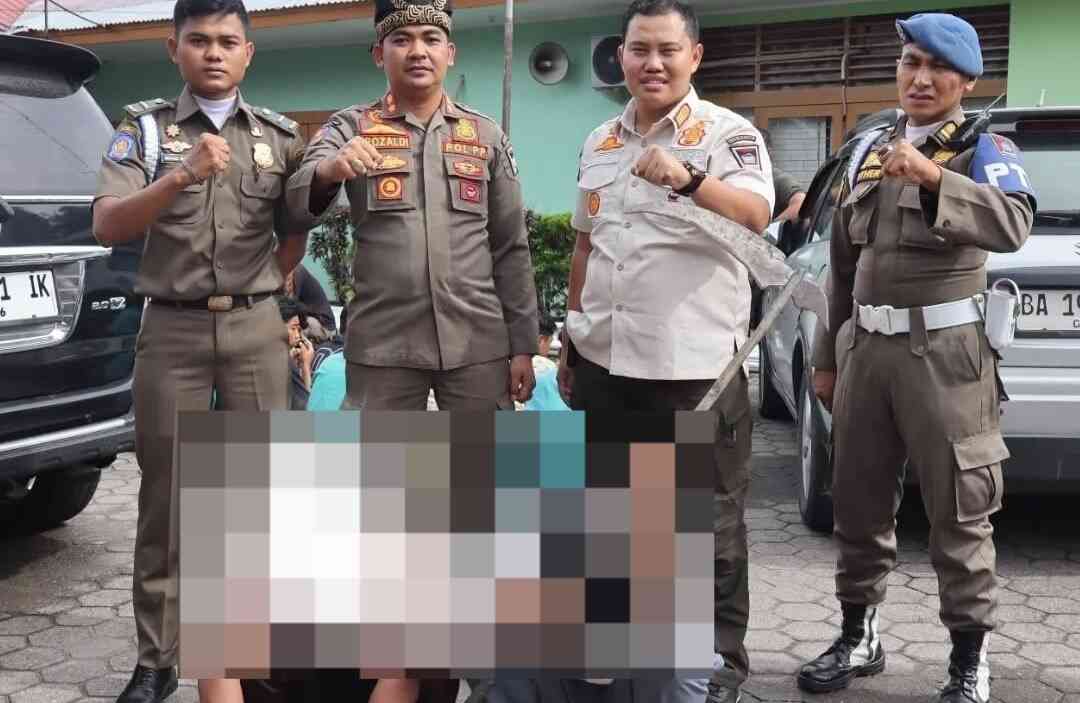 puluhan-pelajar-di-padang-cabut-dari-sekolah,-dua-bawa-sajam