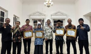 padang-panjang-kembali-terima-anugerah-kota-informatif-dari-ki-sumbar