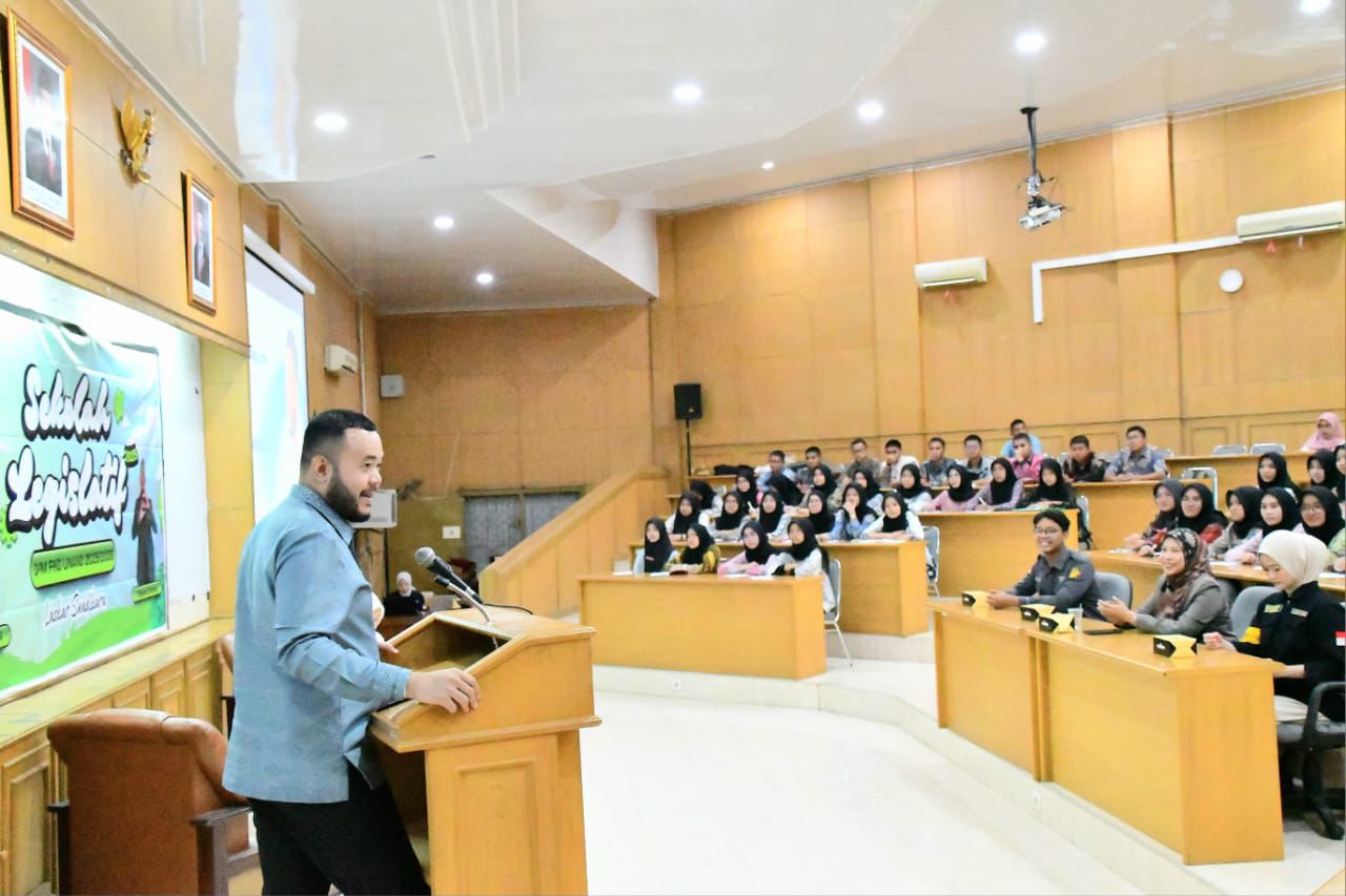 walikota-padang-jadi-narasumber-pada-seminar-sekolah-legislatif-2025