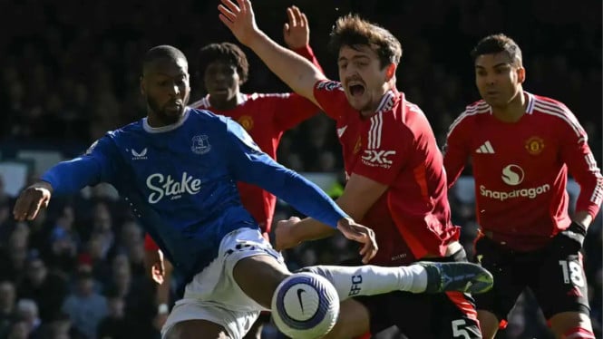 mu-dipermalukan-everton-yang-main-10-pemain,-pelatih-mu-sampai-frustasi akui-timnya-layak-kalah