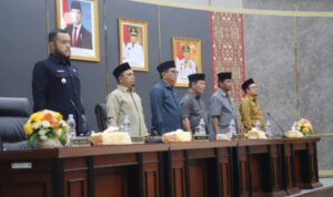 rapat-paripurna-dprd-padang,-bapemperda-sampaikan-propemperda-inisiatif-dewan-dan-usulan-pemko-untuk-2026