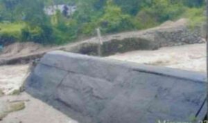 di-padang-pariaman,-11-rumah-hanyut-dan-2.818-jiwa-mengungsi di-padang-pariaman,-11-rumah-hanyut-dan-2.818-jiwa-mengungsi