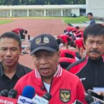pssi-buka-suara-soal-rumor-van-bronckhorst-latih-timnas-indonesia