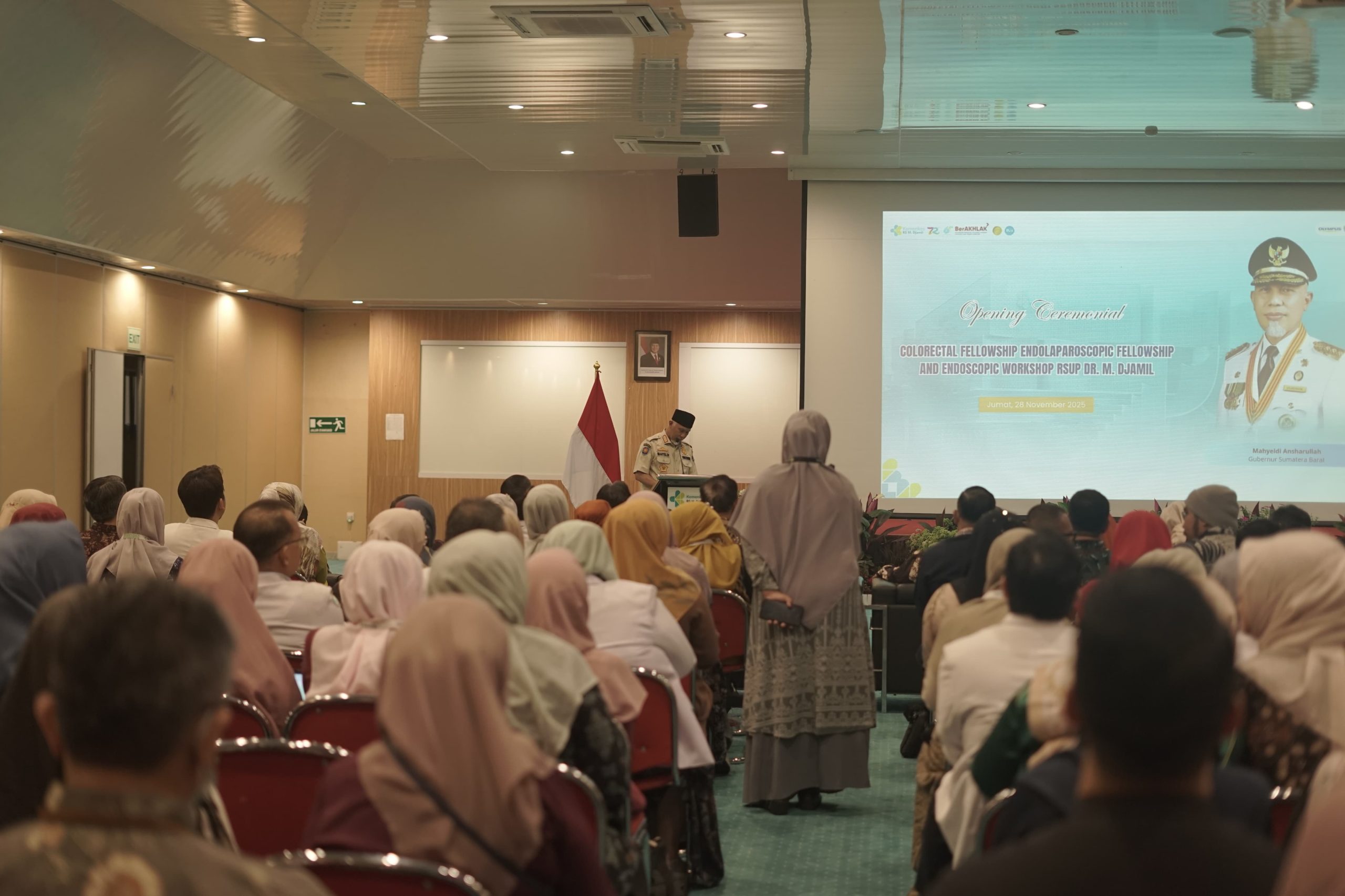 workshop-endoscopy,-mahyeldi-menkes-dorong-pemerataan-layanan-minim-luka