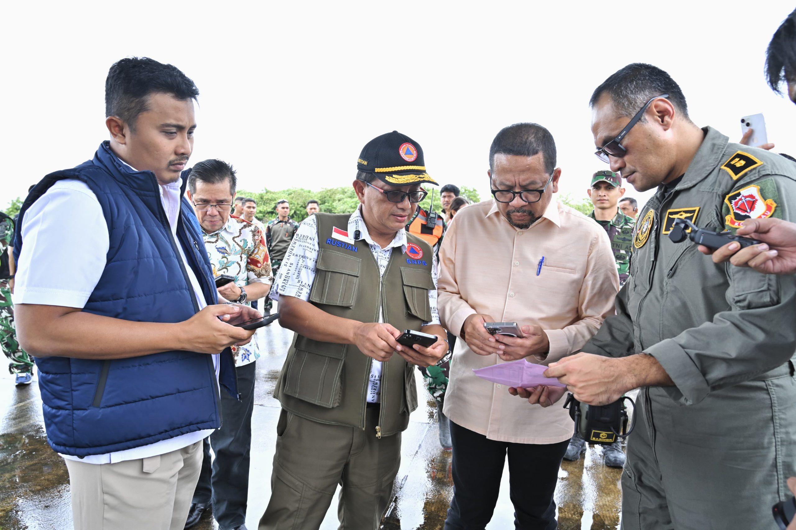 bantuan-presiden-untuk-sumbar-didistribusikan,-wagub-vasko-pastikan-tidak-ada-yang-menumpuk