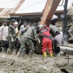 tiga-jenazah-korban-longsor-jembatan-kembar-berhasil-dievakuasi,-penyisiran-masih-berlanjut
