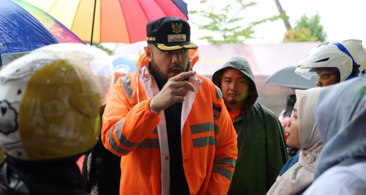 percepat-penanganan-bencana,-wako-fadly-amran-cairkan-bantuan-tanggap-darurat-rp2.82-miliar