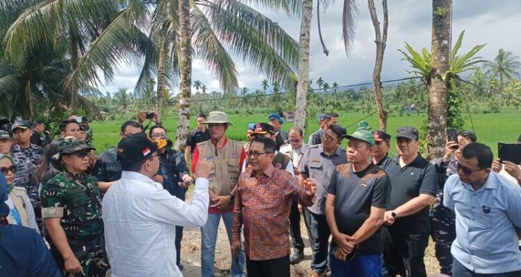 kastaf-presiden-tinjau-dampak-bencana-di-padang-pariaman