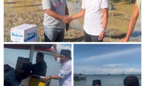 akses-darat-lumpuh,-anggota-dprd-sumbar-ridwan-dt-tumbijo-kirim-bantuan-lewat-jalur-laut