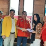 depinas-soksi-peduli-salurkan-seragam-sekolah-untuk-anak-anak-terdampak-banjir-dan-longsor-di-kota-padang