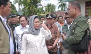 wawako-maigus-nasir-dampingi-titiek-soeharto-tinjau-warga-terdampak-banjir