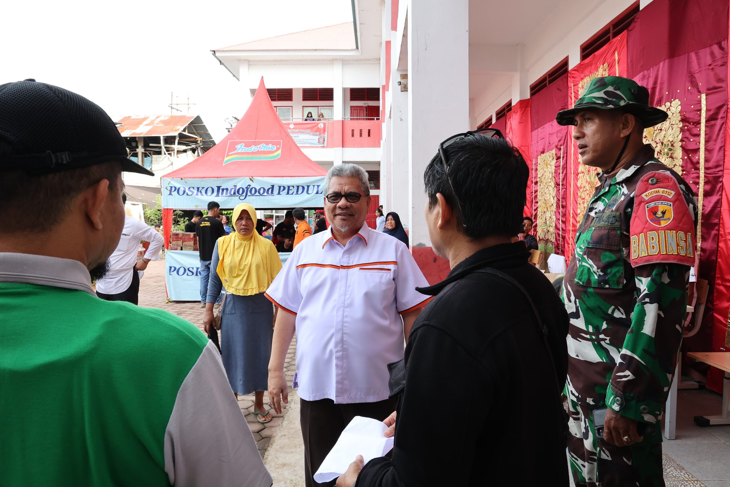 ketua-dprd-sumbar-minta-petugaa-dilapangan-untuk-tetap-jaga-kesehatan