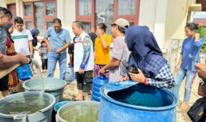 kolaborasi-ketua-dprd-padang-muharlion-dan-rahmad-saleh,-inisiasi-program-air-bersih-pasca-bencana
