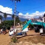 pasca-banjir-pupr-padang-turunkan-23-alat-berat-bersihkan-lumpur-dan-sedimen