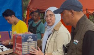 sosok-perempuan-tangguh-bumn-aksi-peduli-bencana-banjir-bandang-sumbar