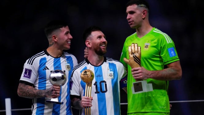 kisah-gila-enzo-fernandez:-baru-debut,-tiga-bulan-langsung-bantu-messi-juara-piala-dunia