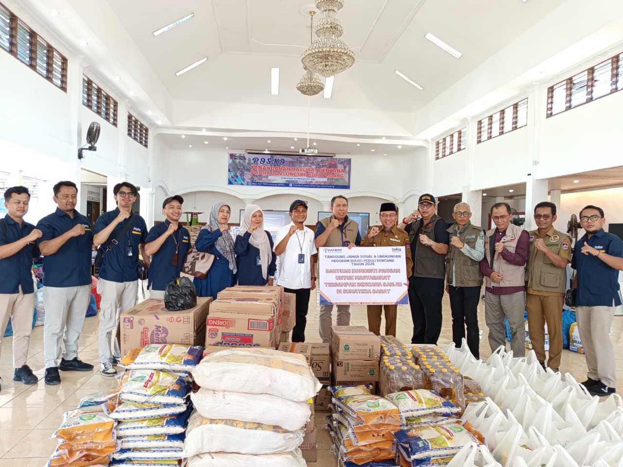 pemko-padang-terima-bantuan-logistik-untuk-bencana-hidrometeorologi