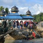 akses-terputus,-semen-padang-peduli-siapkan-jembatan-darurat-di-koto-alam-untuk-buka-jalur-bantuan