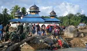 akses-terputus,-semen-padang-peduli-siapkan-jembatan-darurat-di-koto-alam-untuk-buka-jalur-bantuan akses-terputus,-semen-padang-peduli-siapkan-jembatan-darurat-di-koto-alam-untuk-buka-jalur-bantuan