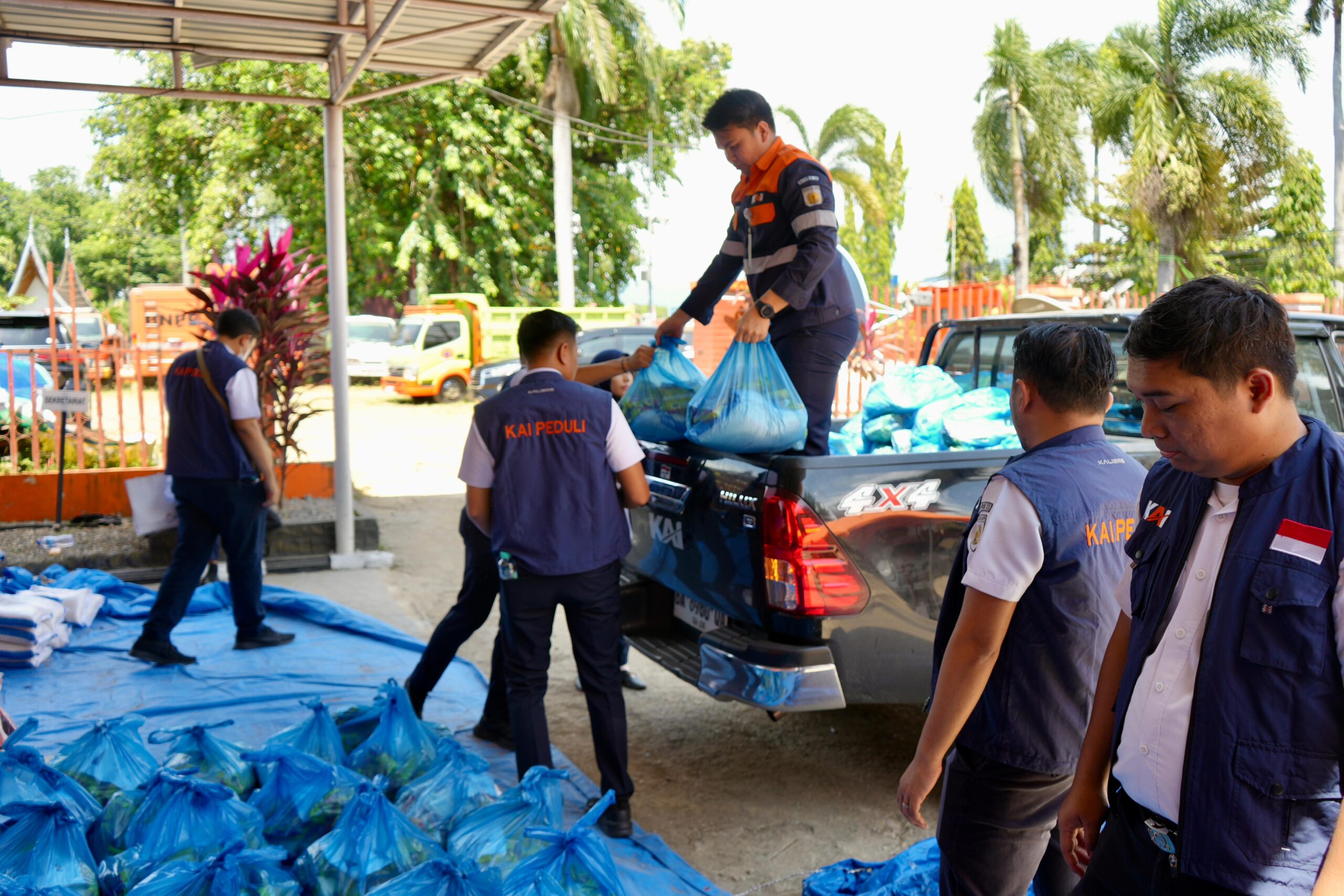 kai-quick-respon:-divre-ii-sumbar-salurkan-bantuan-bencana-alam-tahap-ketiga-senilai-100-juta