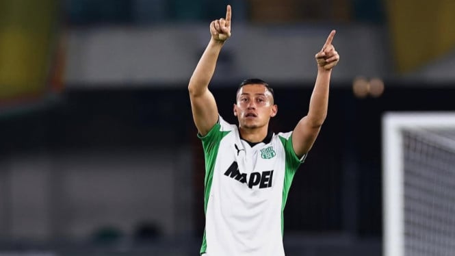 jay-idzes-masuk-daftar-belanja-ac-milan,-tapi-muncul-saingan-yang-tak-terduga!