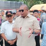 andre-rosiade-bantu-padang pariaman-2.500-paket-sembako
