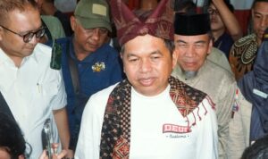 kdm-tiba-di-padang,-berencana-bangun-satu-kampung-bagi-korban-banjir kdm-tiba-di-padang,-berencana-bangun-satu-kampung-bagi-korban-banjir