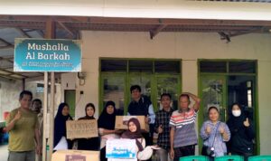 aksi-relawan-mahasiswa-kkn-unand-tanjung-alam-2026-di-posko-bencana-batu-busuk