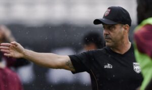 diremehkan-bojan-hodak,-ini-jawaban-menohok-pelatih-borneo-fc