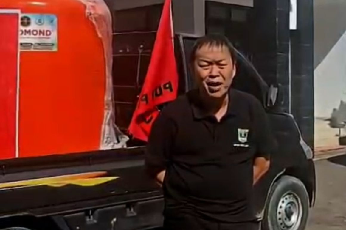 pasokan-air-macet-di-padang,-dpc-pdi-perjuangan-gerak-cepat-turunkan-toren