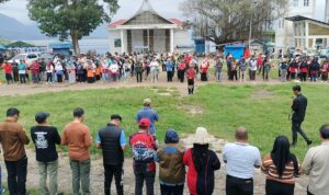 pemkab-solok-kerahkan-asn-dan-pgri-bersihkan-sampah-pasca-banjir-di-danau-singkarak pemkab-solok-kerahkan-asn-dan-pgri-bersihkan-sampah-pasca-banjir-di-danau-singkarak