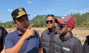 pemulihan-pascabencana,-wagub-vasko-terima-bantuan-rp5-miliar-dari-raffi-ahmad pemulihan-pascabencana,-wagub-vasko-terima-bantuan-rp5-miliar-dari-raffi-ahmad