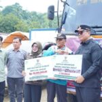 dharmasraya-salurkan-bantuan-2,5-ton-beras-dan-rp100-juta-ke-tanah-datar