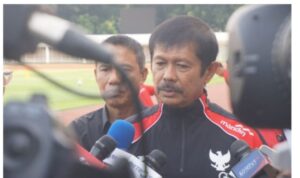 indra-sjafri-sesalkan-lemparan-ke-dalam-yang-berbuah-gol-saat-indonesia-kalah-dari-filipina