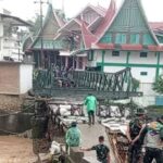 tni-bangun -dua-jembatan-darurat-di-kabupaten-solok