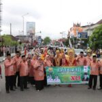 kafilah-kota-pariaman-ikuti-pawai-taaruf-menjelang-pembukaan-mtq