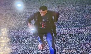 pencuri-kotak-amal-masjid-al-elfah-kota-solok-terekam-cctv pencuri-kotak-amal-masjid-al-elfah-kota-solok-terekam-cctv