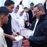 pemko-bukittinggi-peduli,-santuni-262-pelajar-terdampak-bencana-galodo-sumatera