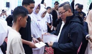 pemko-bukittinggi-peduli,-santuni-262-pelajar-terdampak-bencana-galodo-sumatera pemko-bukittinggi-peduli,-santuni-262-pelajar-terdampak-bencana-galodo-sumatera