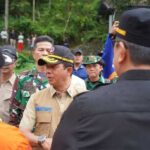 kepala-bnpb:-selain-fasilitas-rumah,-pengungsi-di-huntara-akan-diberi-bantuan-rp600-ribu-per-bulan