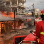 kebakaran-hebat-ludeskan-deretan-toko-di-padang-utara,-kerugian-capai-rp1-miliar