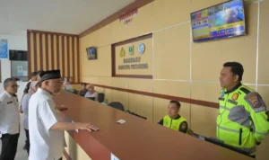 gubernur-mahyeldi-soroti-lemahnya-komunikasi-layanan-saat-sidak-samsat-kabarsumbar-com