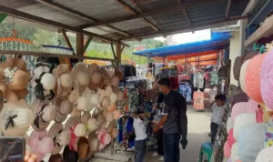 lebaran-berkah-umkm-pantai-air-manis-banjir-rezeki-wisatawan